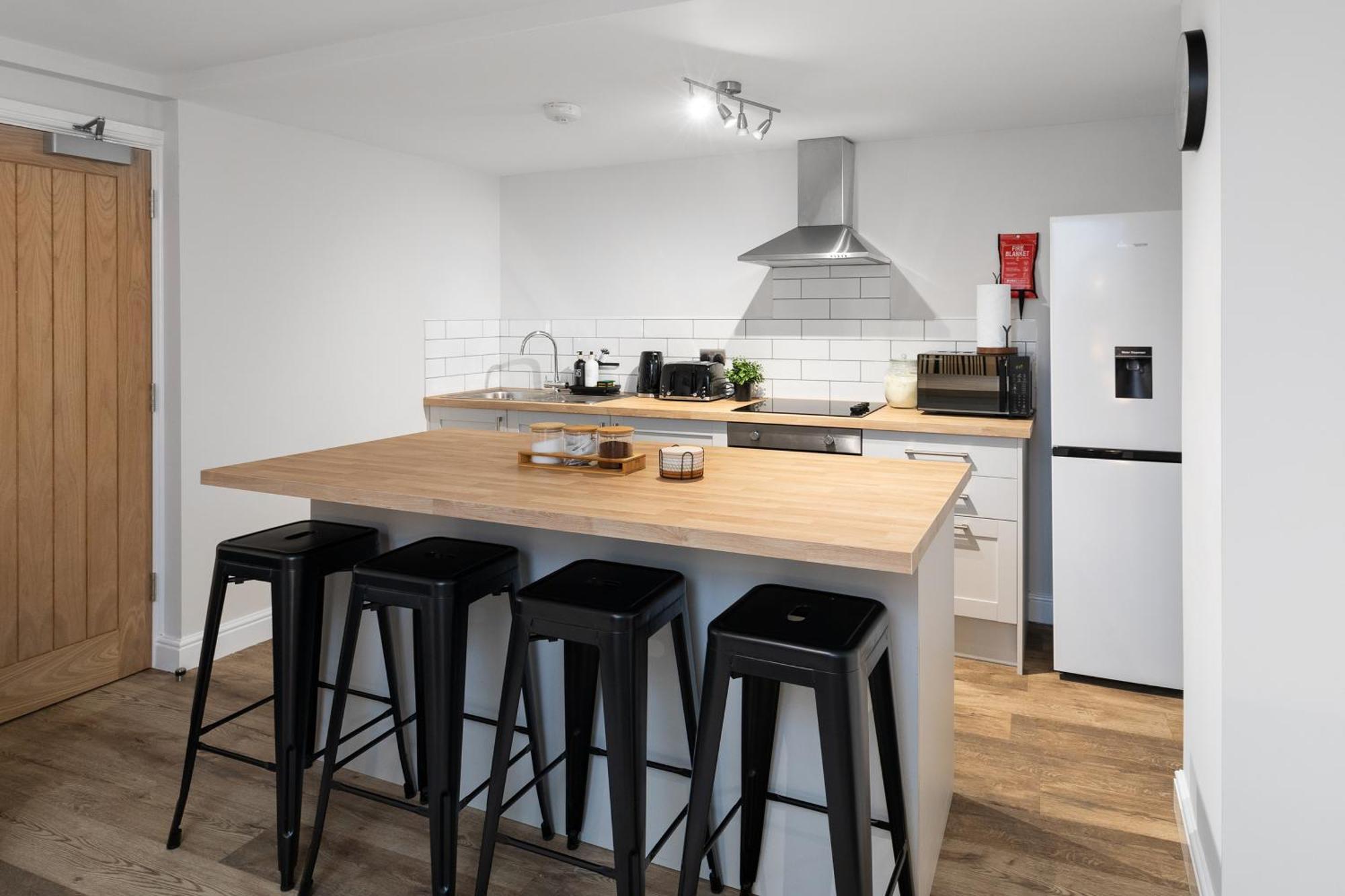 Luxury Lower-Level One Bed Apt Leeds  Exterior photo